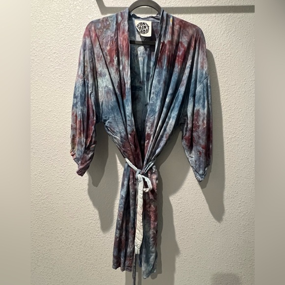 Hand Crafted Robe - Picture 4 of 5